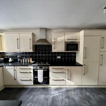 Manchester - Eccles - Business - Contractors - Families - Discounts Available Eksteriør bilde