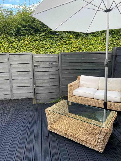 Manchester - Eccles - Business - Contractors - Families - Discounts Available Eksteriør bilde