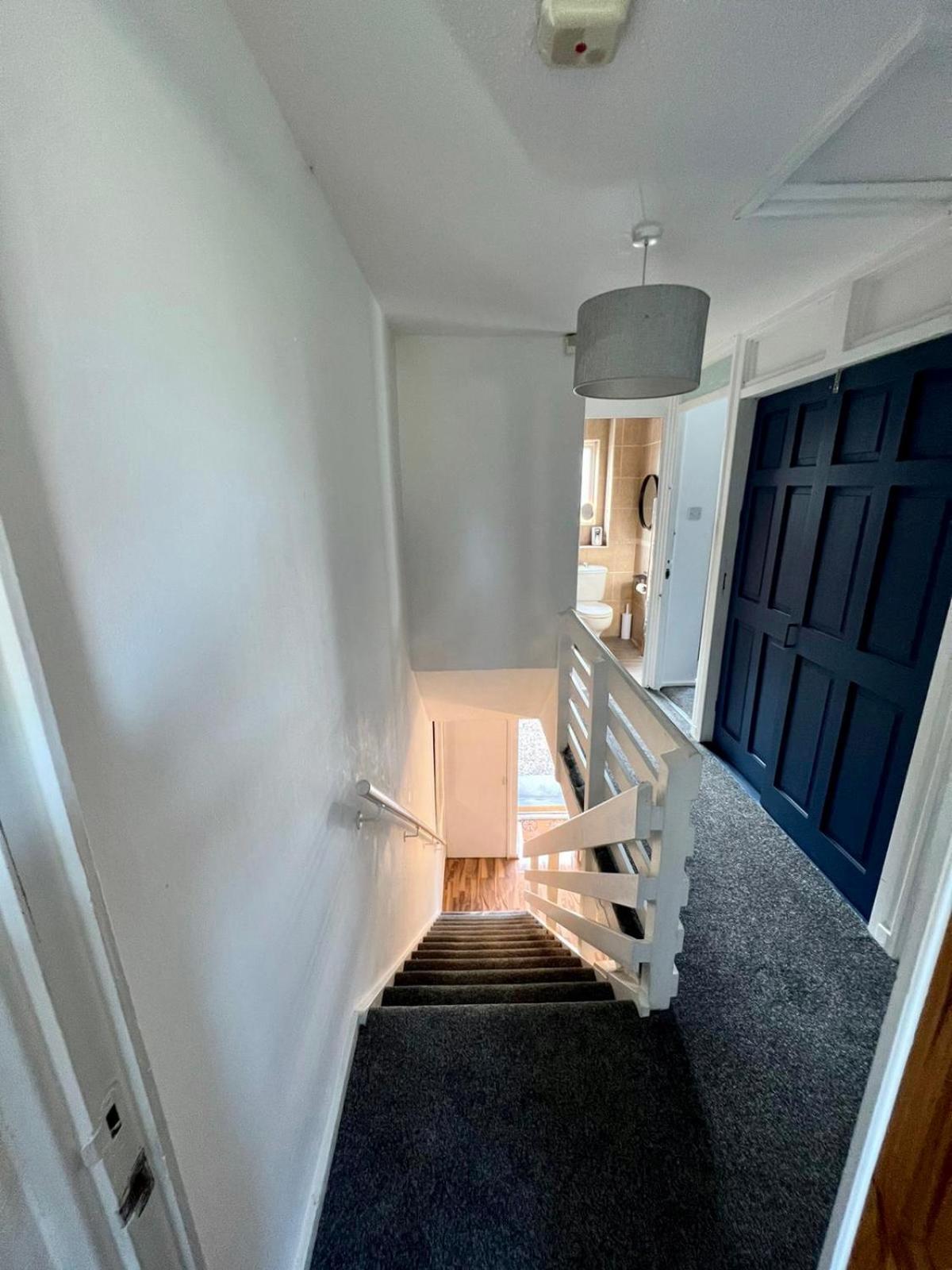 Manchester - Eccles - Business - Contractors - Families - Discounts Available Eksteriør bilde