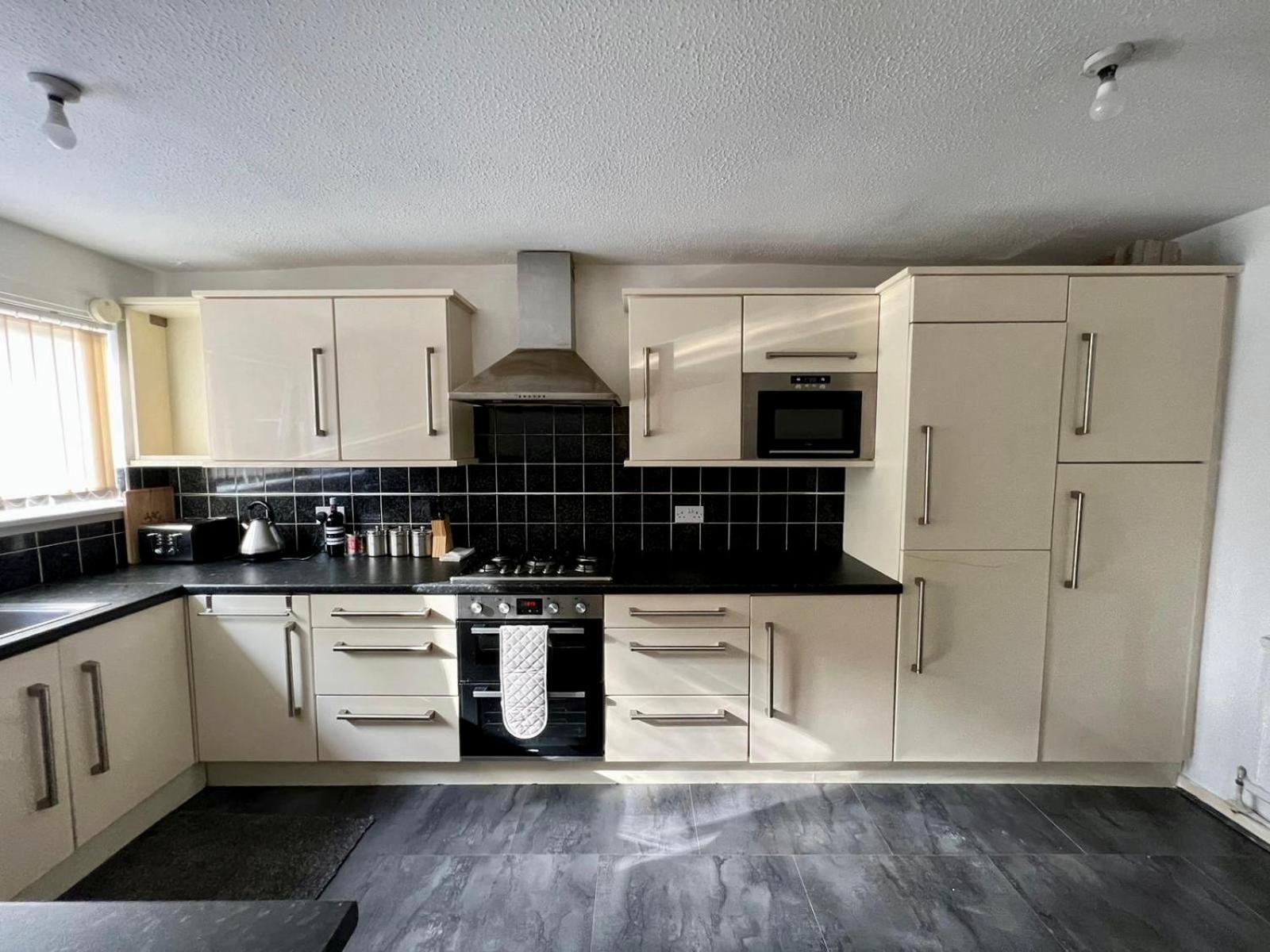 Manchester - Eccles - Business - Contractors - Families - Discounts Available Eksteriør bilde